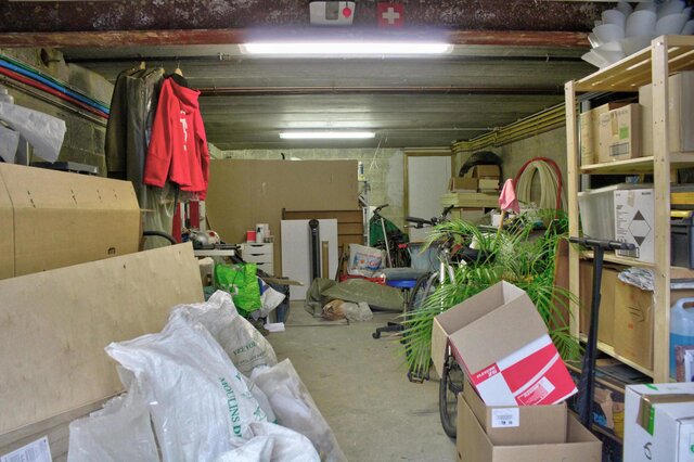 Garage fermé avec ouverture électrique