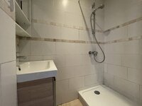 Quartier La Chasse: Appartement RDC avec jardin et cour