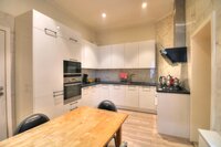 Lumineux appartement rénové : 81m² avec 2 chambres et balcon