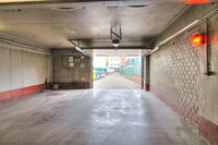 Voltaire/Josaphat : Box garage fermé