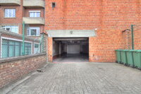 Voltaire/Josaphat : Box garage fermé