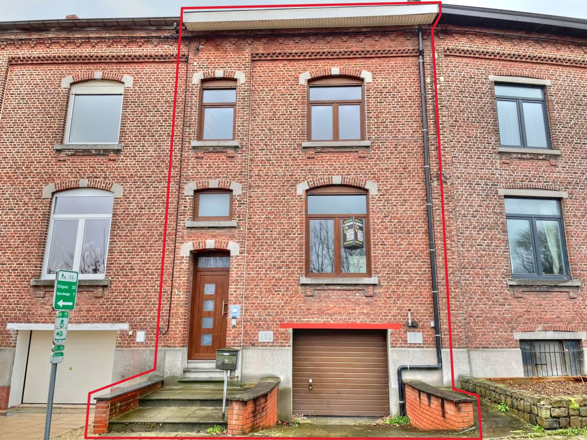 Maison : 5 chambres - terrain de 8,88 ares - PEB D - Garage